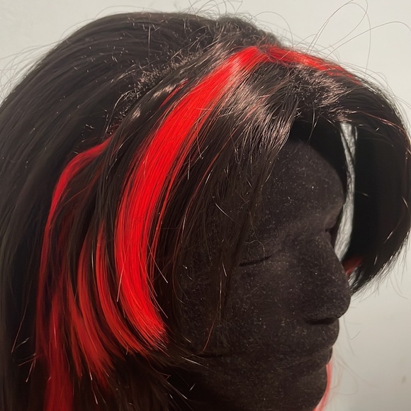 Cosplay red and black 2 piece wig - Picture 7 of 12
